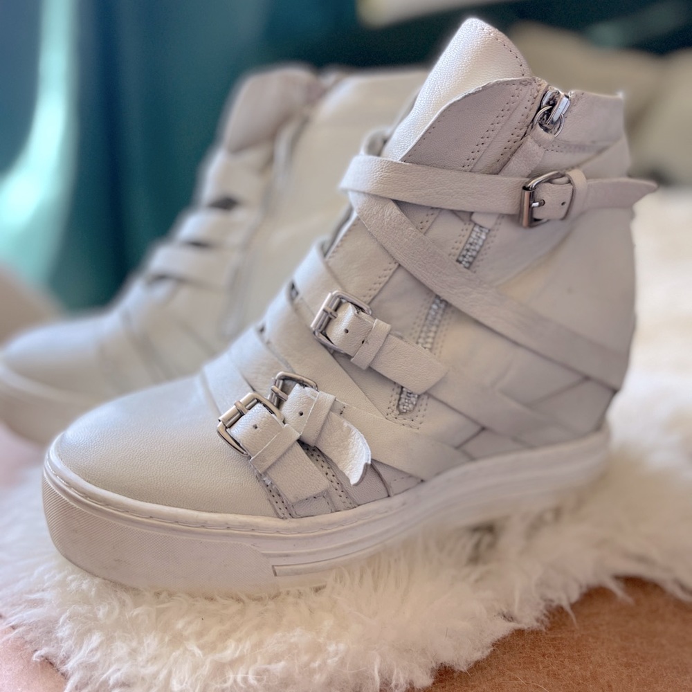 Steve Madden leather wedge sneakers